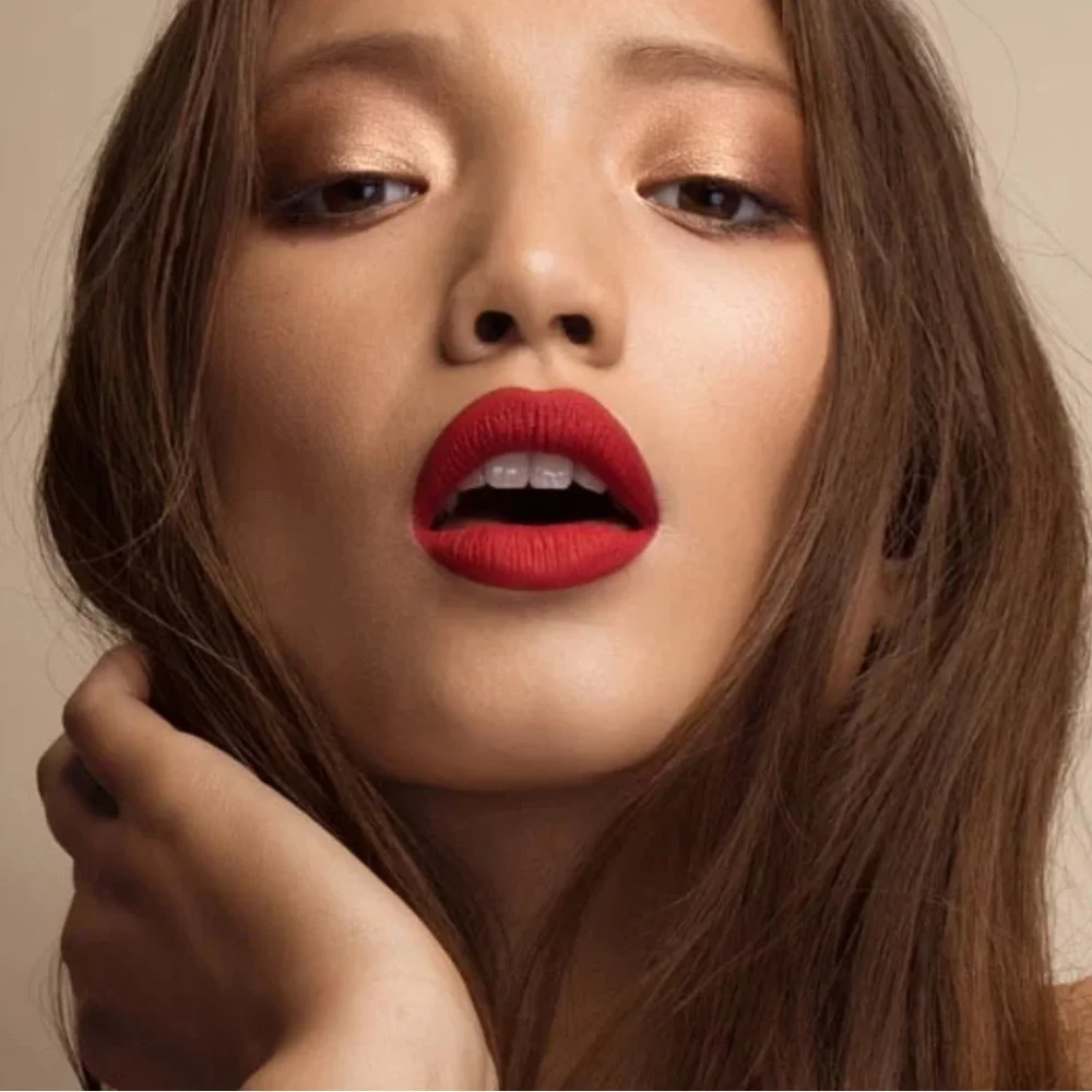 Il Makiage Red Matte Lip Cream - NIB